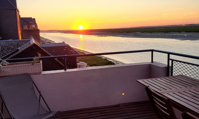 Saint-Valery-sur-Somme Apartment | Panoramic view and terrace over the Baie de Somme