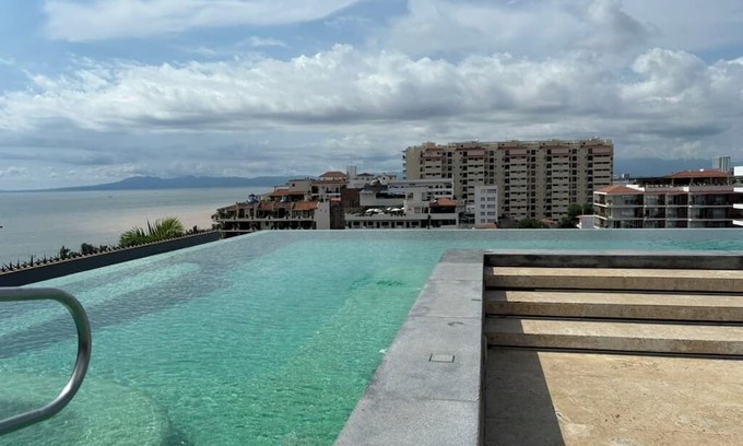 Centro Ixtapa Apartment | Sunny Condo Studio in Romantic Zone! Steps to Beach, Dining and Entertainment!