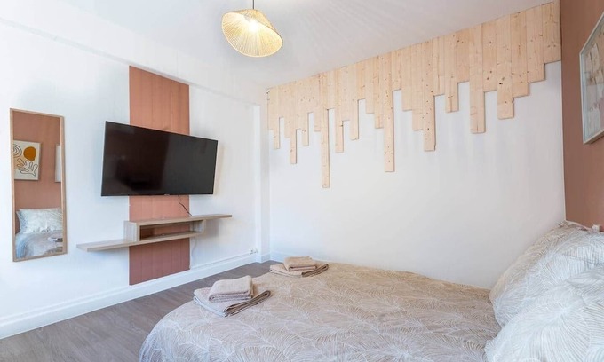Homecourt Apartment | Le Cindy - Spacious - Bright - Wifi - Station