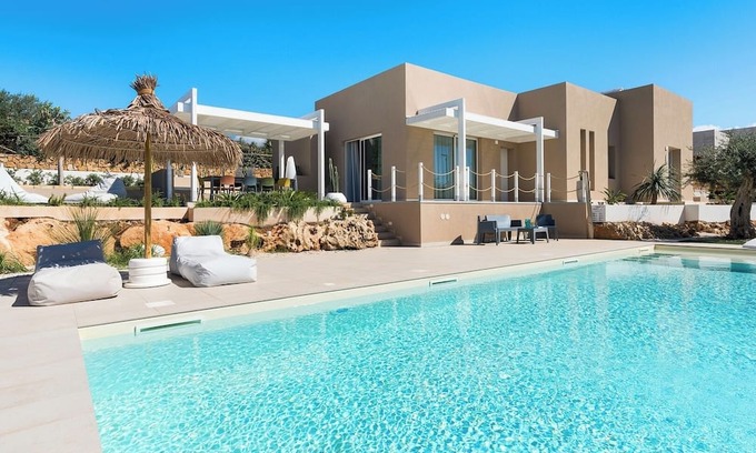 Custonaci Villa | Villa Drepana, Stunning modern villa near the sea