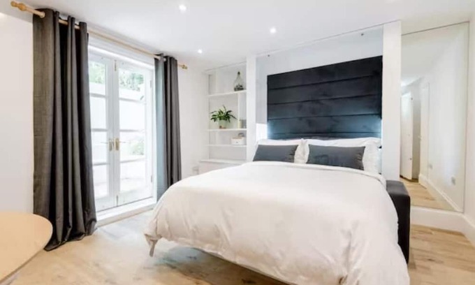 Kensington Apartment | Studio Flat located in Kensington and Chelsea with a Kitchenette & Utility Room