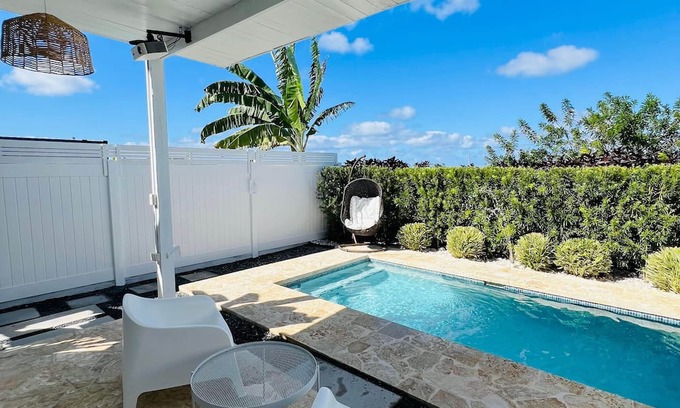 Camaceyes Villa | Veranera 1 | Relaxing Private Heated Pool at Aguadilla