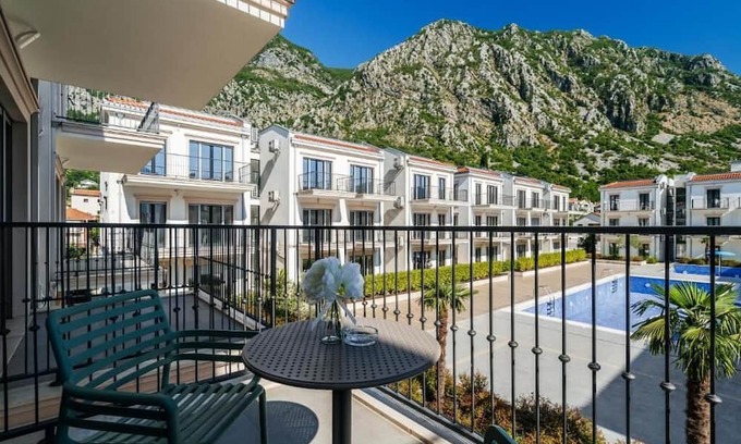 Risan Apartment | Enchanting apartment with AC in charming Risan