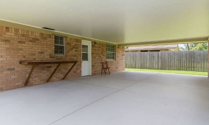 Park Forest - LA North House | Enjoyable 3-bedroom house with AC in Baton Rouge