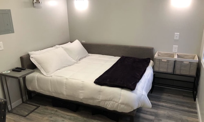 Waterville Apartment | All-inclusive studio apartment with utilities included-Unit 6