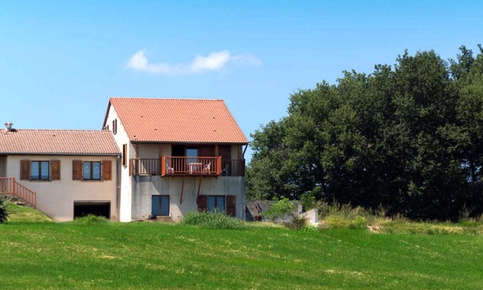 Sonnay Cottage | Cottage 'Gîte Télégraphe, Sonnay' with Mountain View, Shared Pool and Wi-Fi