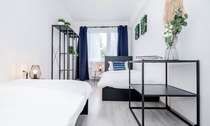 Altstadt II Apartment | Premium apartment with balcony in the forest | Mülheim, WLAN