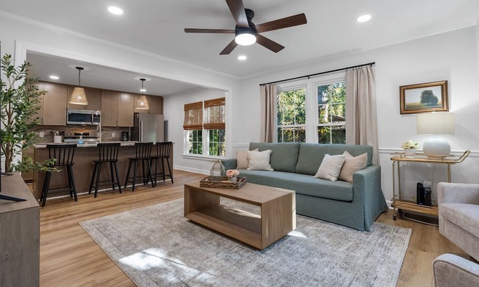 Wade Hampton House | Spacious|Close to DT|5 BDRM|4BA|PetsOK