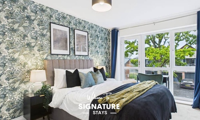 Wychbold House | *New* | No5 Saxon Way | Gym | Pool & Spa