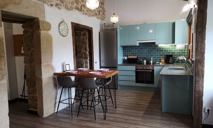 Lloreda Apartment | Rustic, spacious apartment in the Valles Pasiegos, with sheep and hens