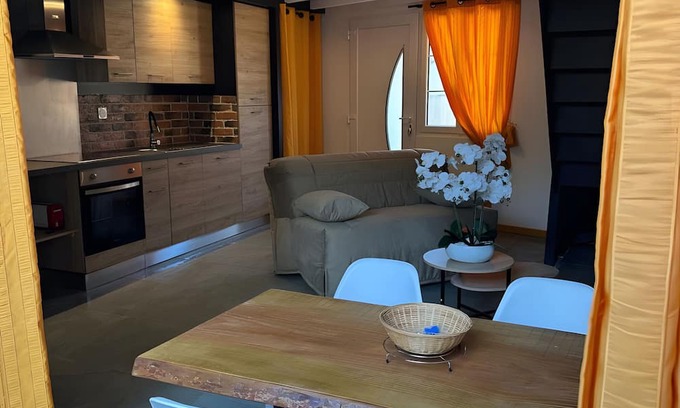 Boudes House | Holiday Home 'La Fermette 2' with Private Garden