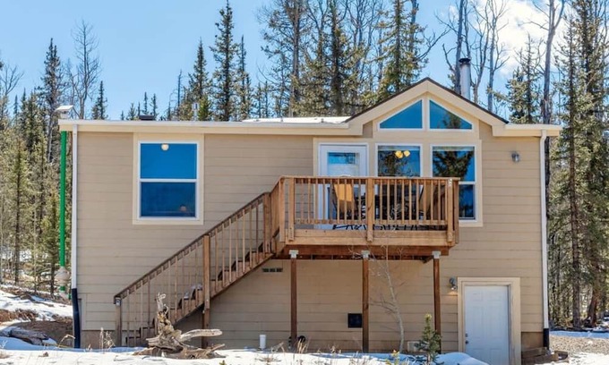 Indian Mountain Cabin | Off-Grid Forest Getaway w/WiFi on 4 Acres