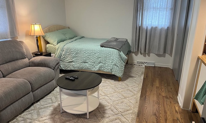 Columbus Apartment | Charming Studio apartment near downtown Columbus, OH