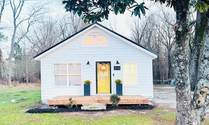 Bradford Cottage | Charming 3-bedroom cottage in Bradford with WiFi