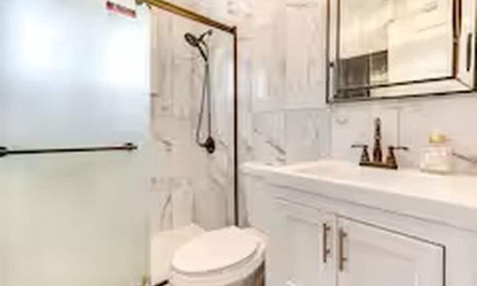 Summit Station House | 3-bedroom house in welcoming Columbus with WiFi, AC