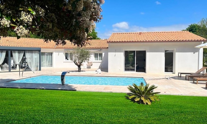 Saint-Vivien-de-Medoc House | Comfortable self-catering cottage