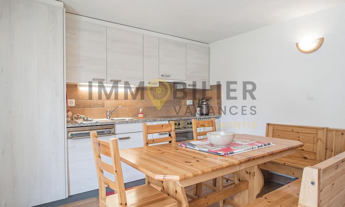 St. Luc Apartment | Linen is not included in the service. We provide, if desired, linen packages including bed linen, ba