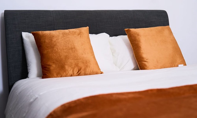 Northampton House | Snooze Luxe House Room 2