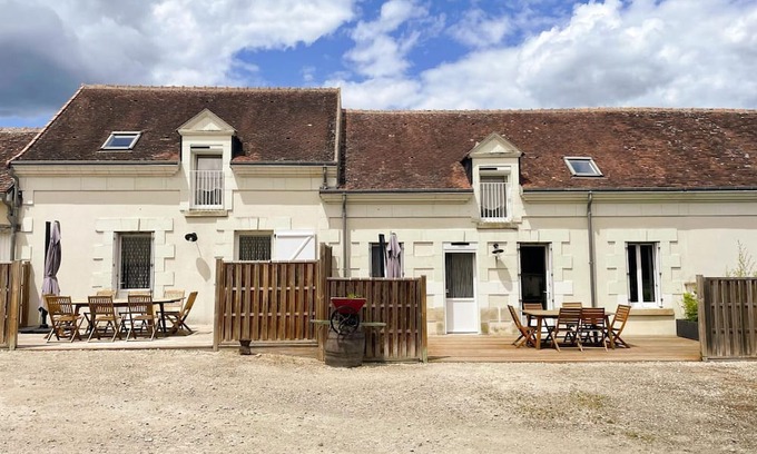 Meusnes Cottage | Comfortable cottages near Beauval with wifi and parking