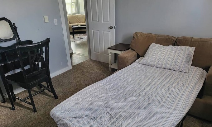 Martinsville Apartment | Pet Friendly apt Near WEC and Roberts Center