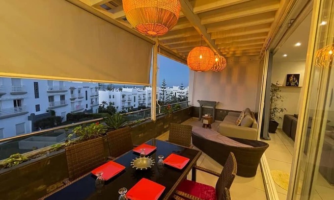 Tamariss Apartment | Lovely apartment with sea view, pool and garden