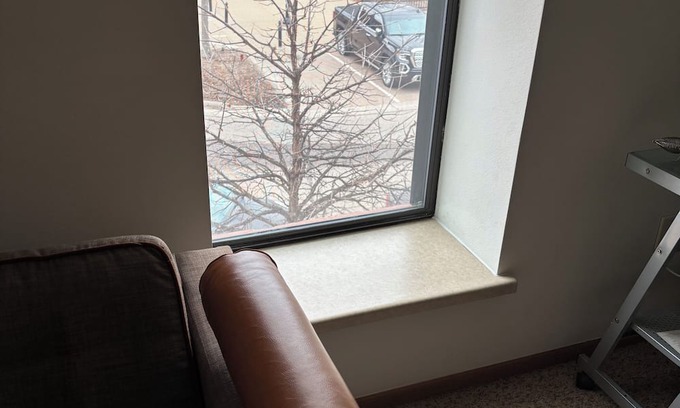 Stevens Point Condo | Charming 2-bedroom condo with AC, WiFi in Stevens Point Noise Potential