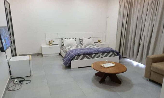 Thies Bed & Breakfast | Very spacious room with double bed, private bathroom and balcony