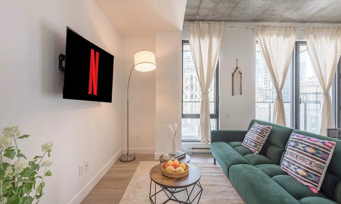 Old Montreal Apartment | Cozy design Summary: