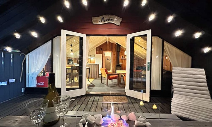 Ansager Cabin | Unique forest cabin by the lake | Near Legoland & Lalandia