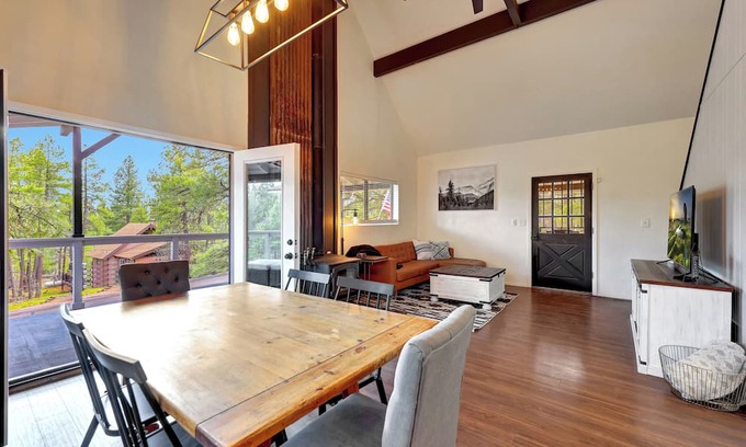 Munds Park Cabin | Munds Bella Vita luxury cabin in scenic Munds Park near Flagstaff, AZ