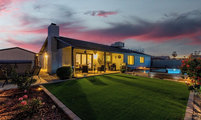 Glendale House | Private Oasis in Glendale