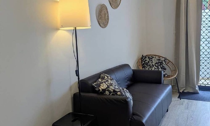 Kewarra Beach Apartment | Modern retreat in beautiful beach suburb of tropical Far North Qld. Dog-friendly
