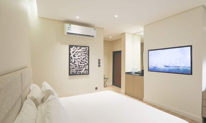 Al-Nakheel Apartment | Relax in this quiet and elegant place, a beautiful sunset in Al Nakhil walkway.