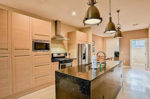 Urdaneta Villa | Cruz Luxury Villa Makati