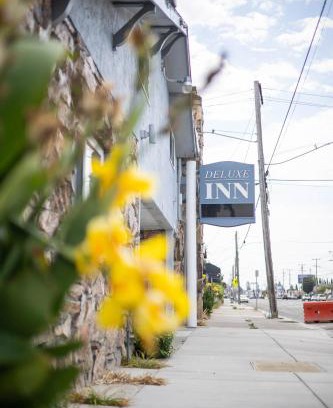 Cherryland Hotel | Deluxe Inn