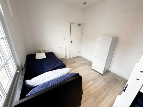 Brent House | 149 budget guesthouse