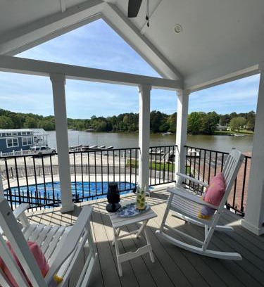 Sherrills Ford Resort | Tiny Lakeside Retreat