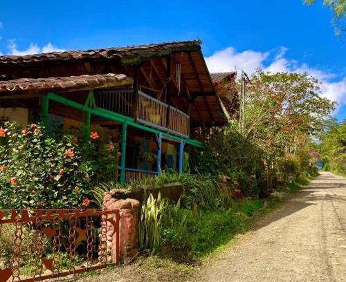 Jardin House | Casa, Sol y Montaña