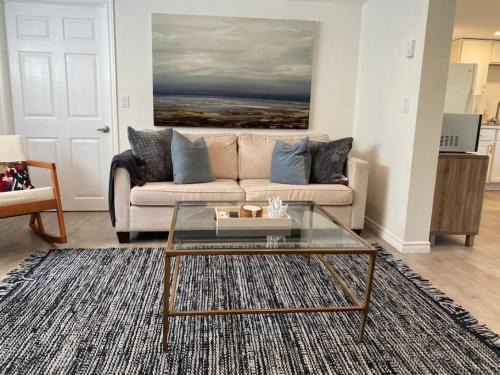 Cobourg House | Serenity- Lg private garden near Lake Ontario