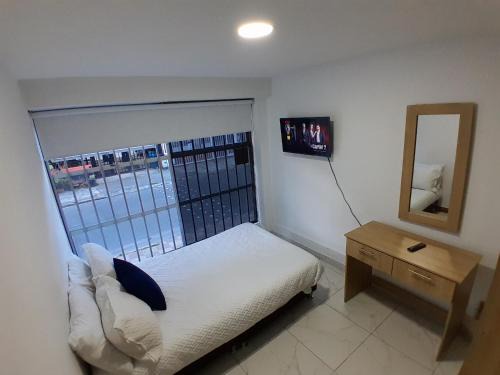 Bogota House | HABITACIÓN AGRADABLE, CORFERIAS - EMBAJADA USA